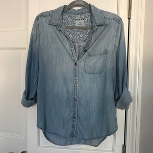 AEO - Boyfriend Fit Denim Top